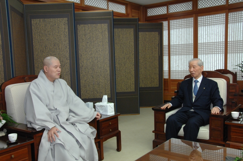 2010.05.06_불교진흥원 봉축기금 전달 (6)